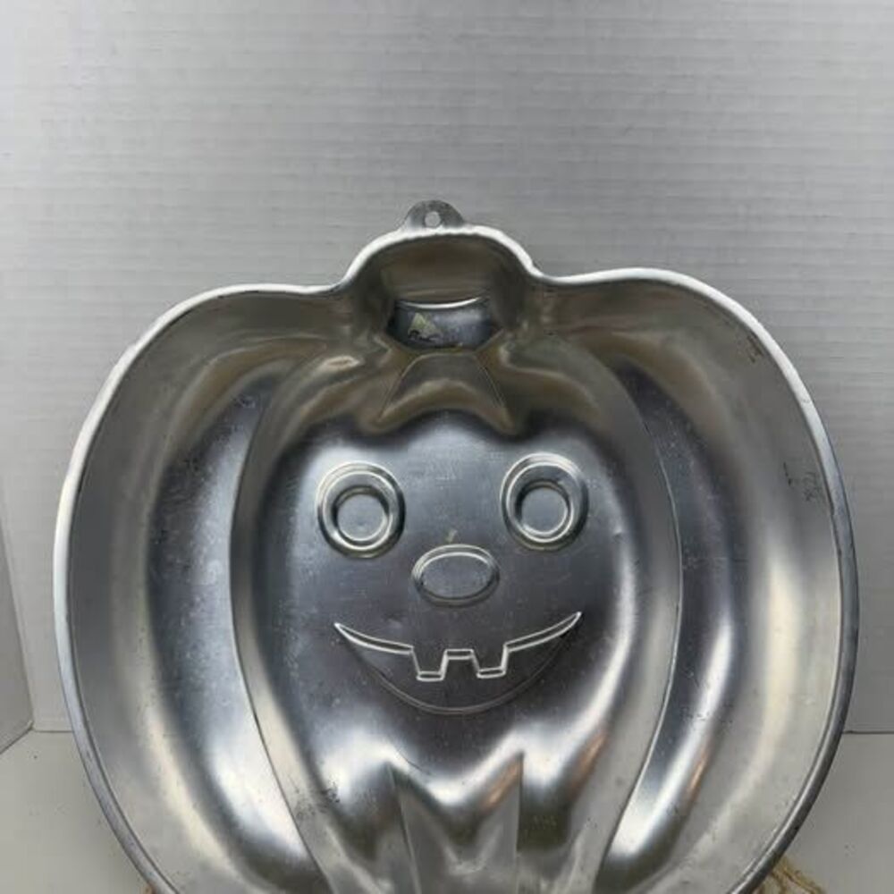 Vintage 1987 Wilton Pumpkin Jack-O-Lantern Cake Pan